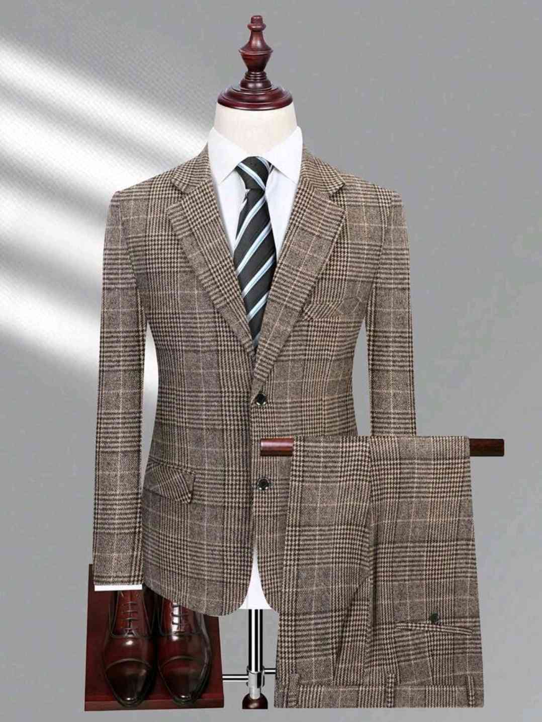 Manfinity Fashion Men's Collared Suit with Check Pattern