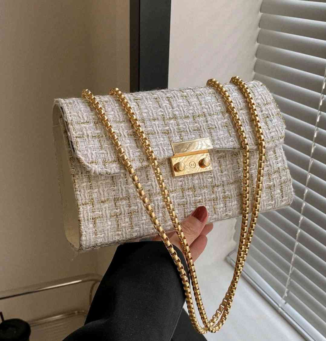 checkered flap chain square mini bag, fashionable textured shoulder bag with twist loc, elegant women's handbag/handbag, beach bag, perfect for summer, holidays and everyday use