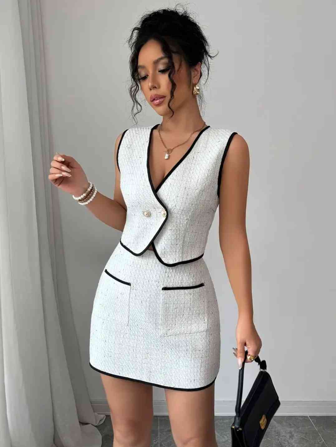 Elegant white sleeveless Blazer set with short skirt and pockets - Perfect for office and casual wear, spring/summer fashion