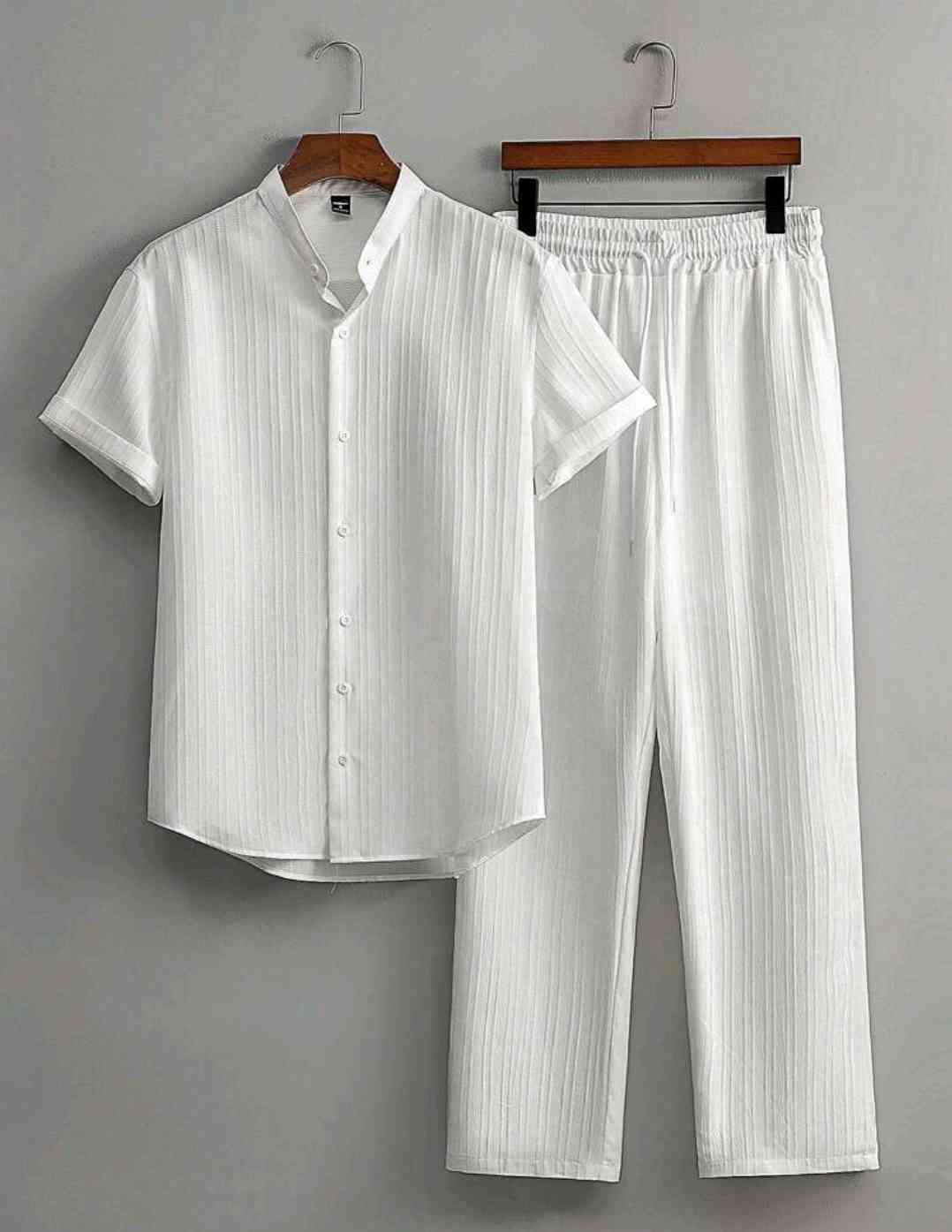 Manfinity Homme 2-piece men's Casual plain short-sleeved shirt and trousers with drawstring waist, loose straight leg set