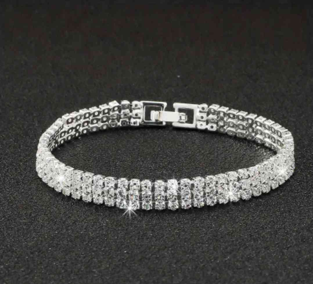 Luxury zirconia tennis bracelet, copper base, sparkling synthetic zirconia, jewellery for women for everyday occasions, gift idea, costume jewellery