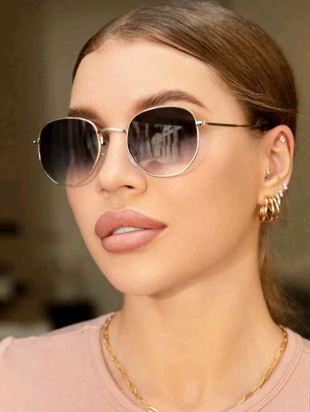 Vintage square metal sunglasses, classic fashion, decorative outdoor travel holiday UV Protection glasses for men and women, beach accessories for women