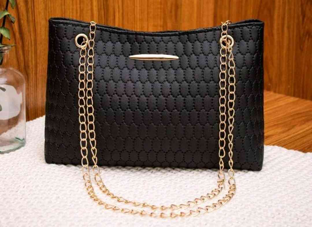 Fashionable embossed handbag, simple women's shoulder bag with chain strap for wearing across the body or over the shoulder